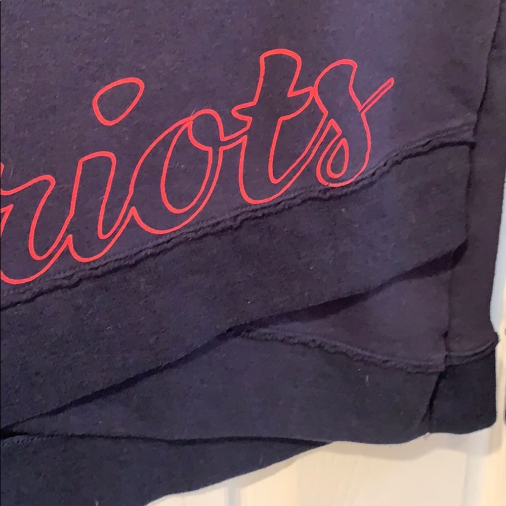Sweatshirt - Picture 7 of 8